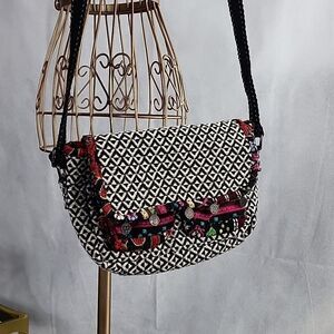 Artsy Nature Decouvertes Crossbody Bag with miniature Coin Embellishment